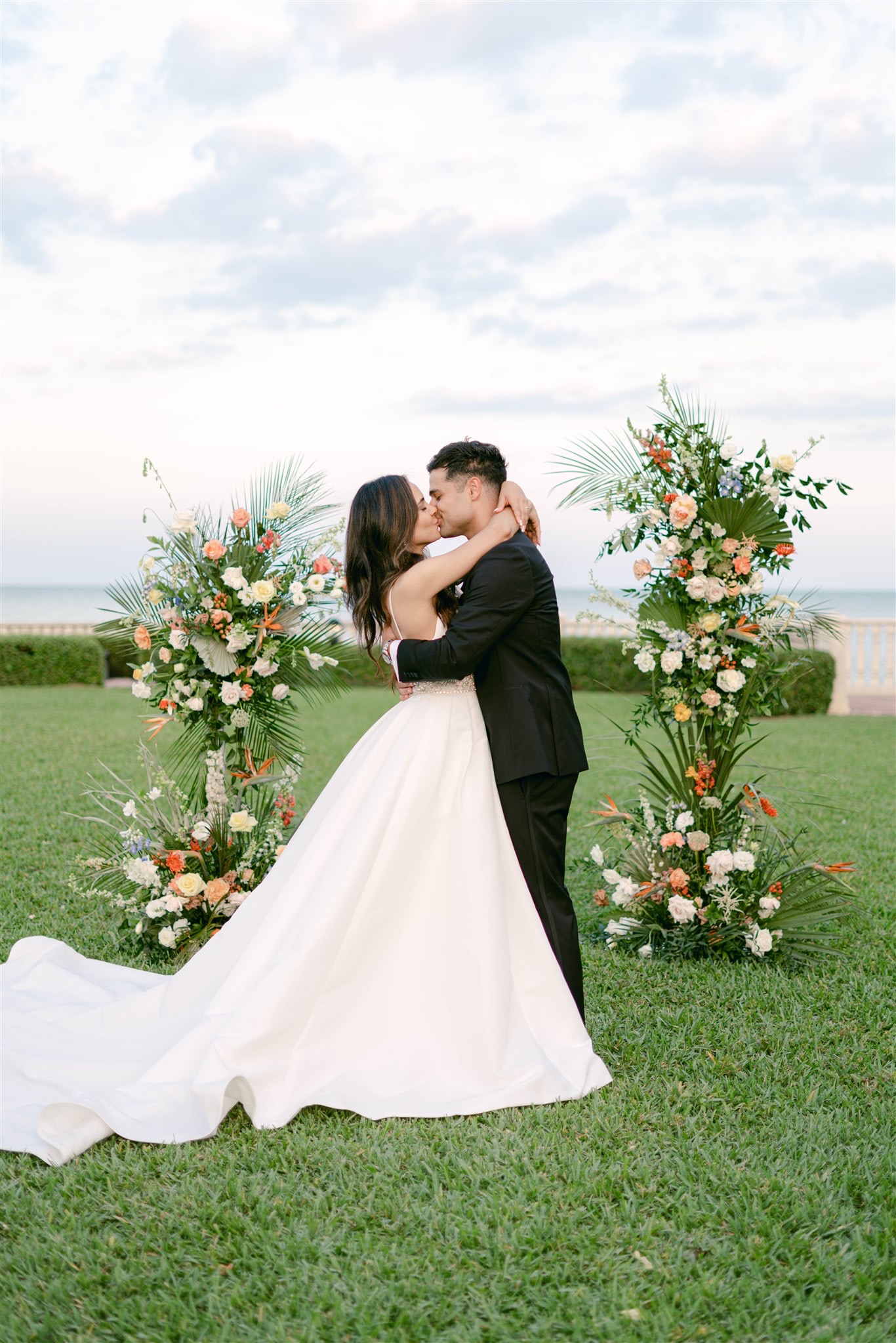 Best Miami Summer Wedding Venues and Catering Pairings